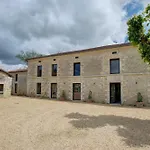 Le Domaine De La Feredie ヴィラ