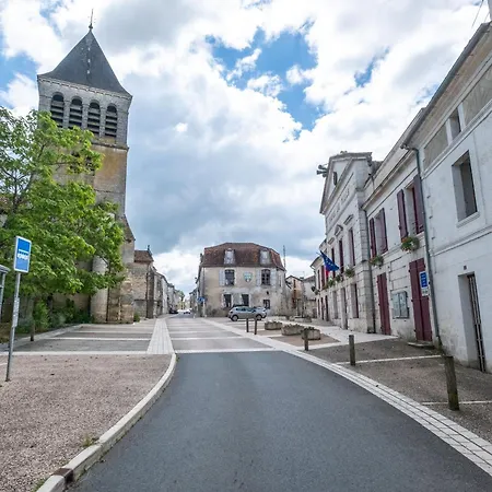Le Domaine De La Feredie