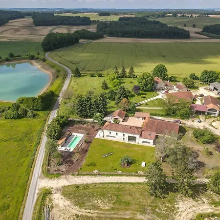 빌라 Le Domaine De La Feredie
